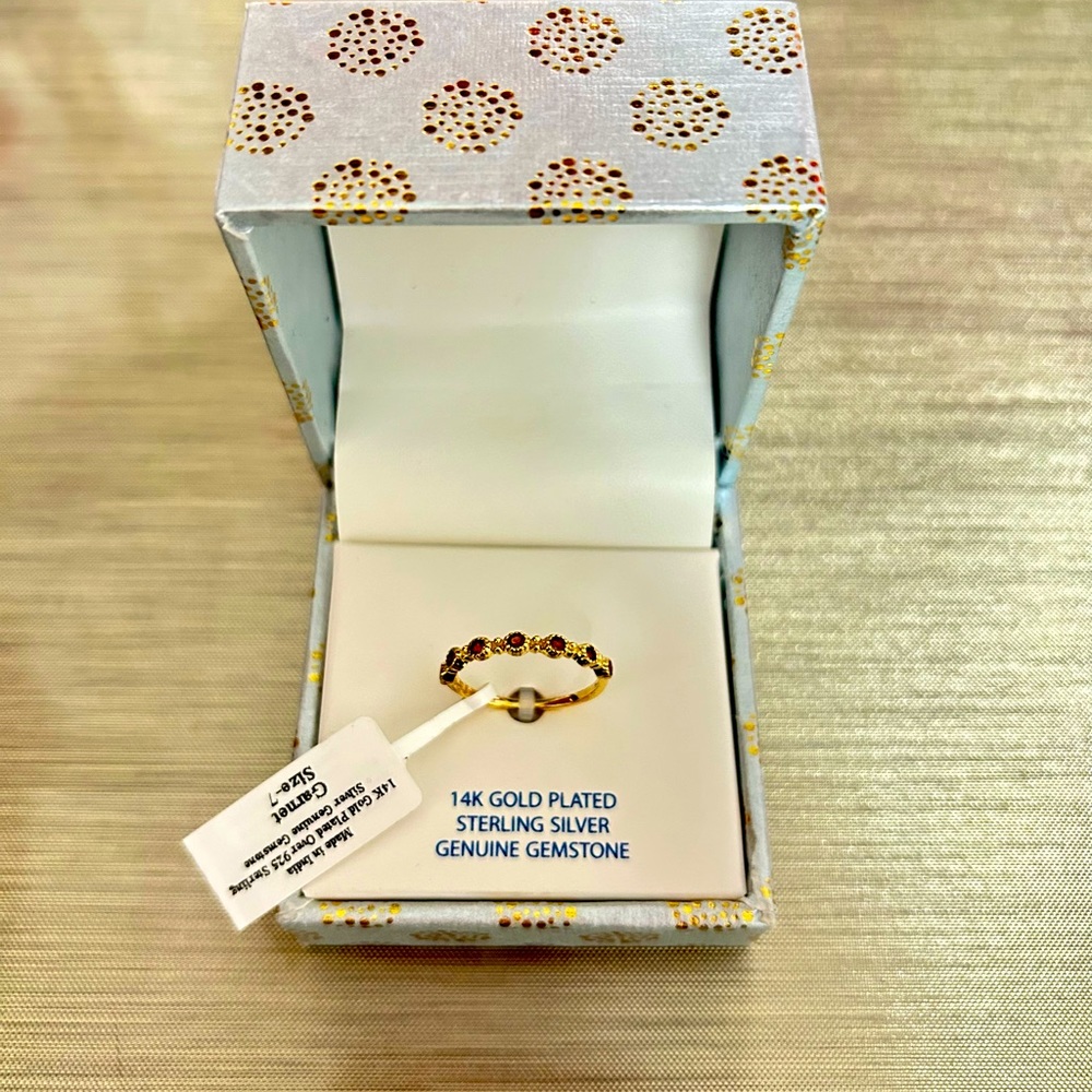BRAND NEW Shivam 14k gold plated & sterling silver ring size 7🤩 Box included